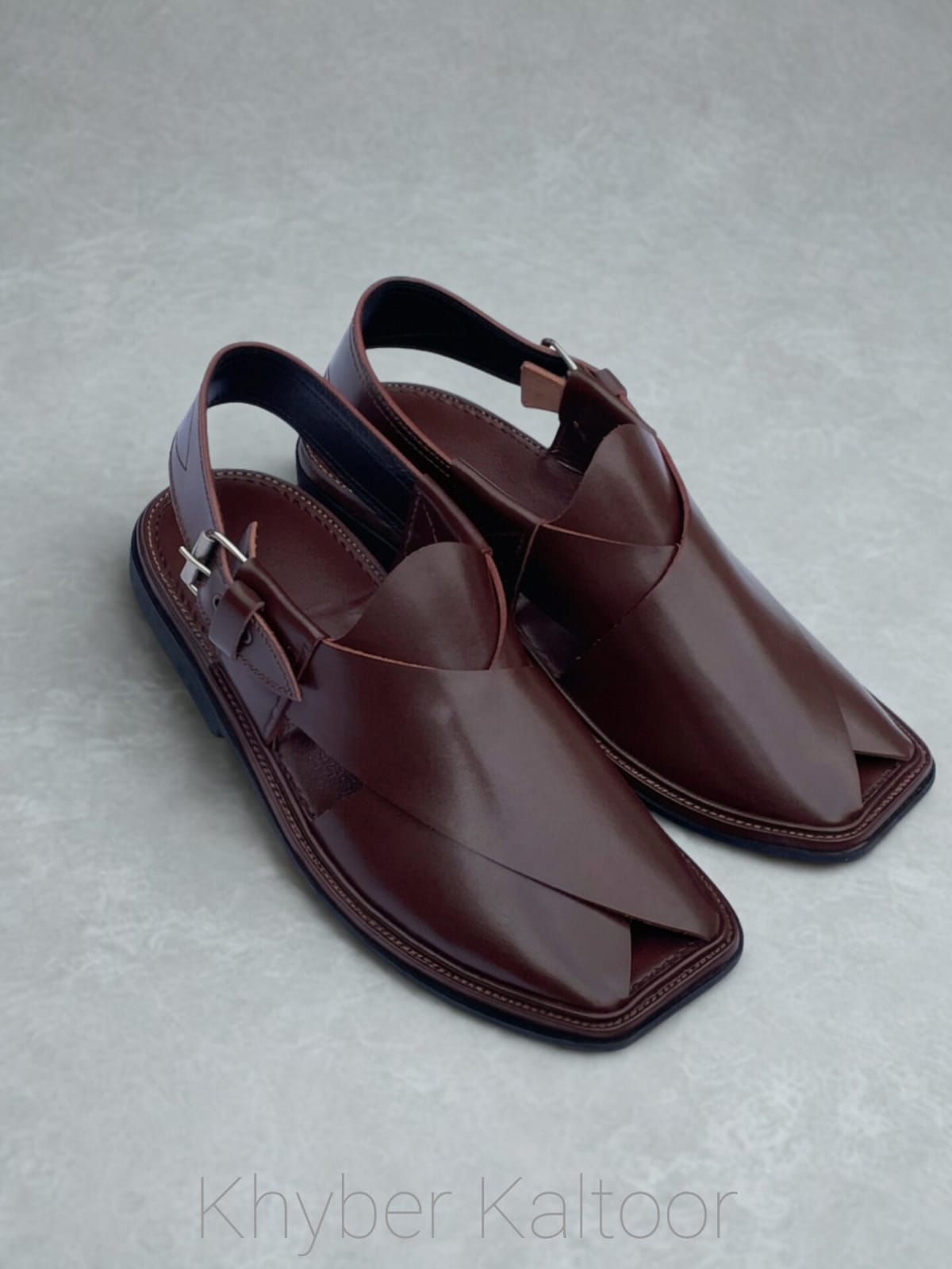 Peshwari Gol T (Dark Brown)